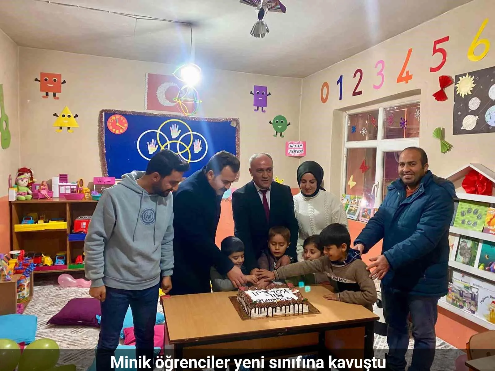 Minik öğrenciler yeni sınıfına kavuştu