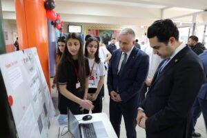 Ağrı’da TÜBİTAK 4006-B Bilim Fuarı açıldı