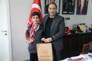 Şampiyon Osman Oğur’a İl Müdürü Ahmet Çelebi’den Tebrik
