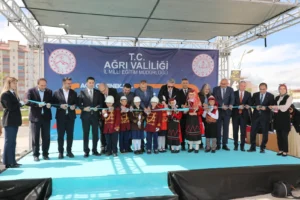 Ağrı’da “Bilim Dolu Günler Bilim Şenliği” başladı