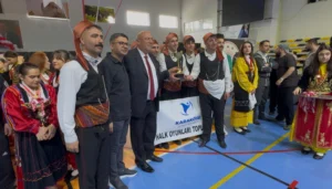 Ağrı ekibi halk oyunlarında bölge birincisi oldu