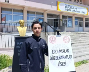 Ağrılı öğrenci, 15 Temmuz temalı fotoğraf yarışmasında Türkiye birincisi oldu
