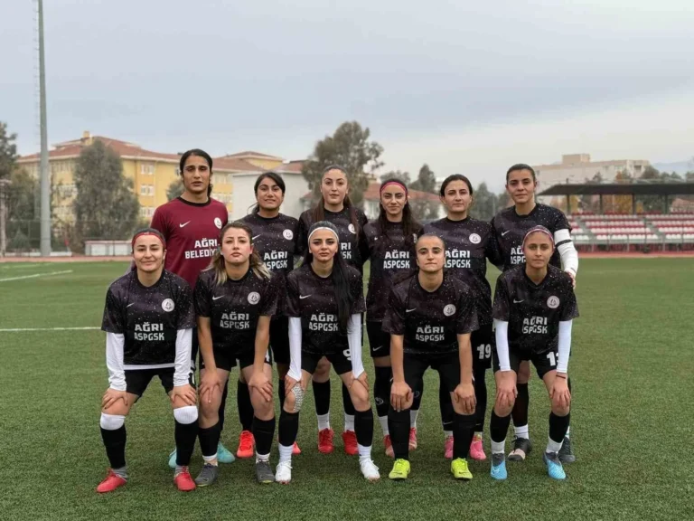 Ağrı kadın futbol takımı, silopi deplasmanından 2-2’lik beraberlikle döndü