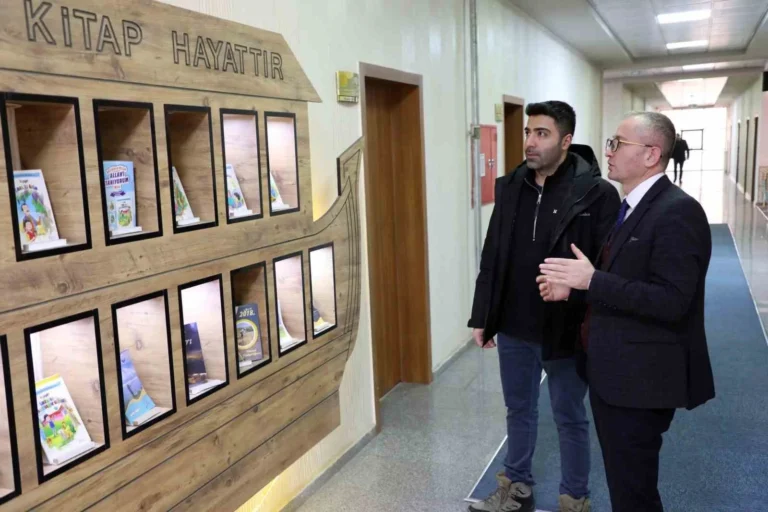 Ağrı milli eğitim müdürü kökrek, başarılı doktoru makamında ağırladı