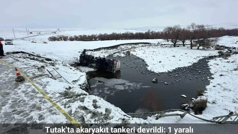 Tutak’ta akaryakıt tankeri devrildi: 1 yaralı