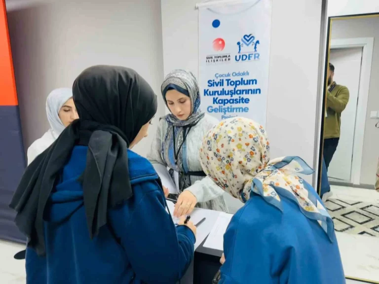 Uder’den stö’lere çocuk güvenliği eğitimi