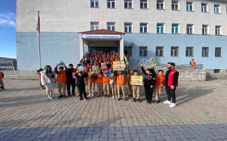 Patnos’ta öğrencilerine anlamlı destek