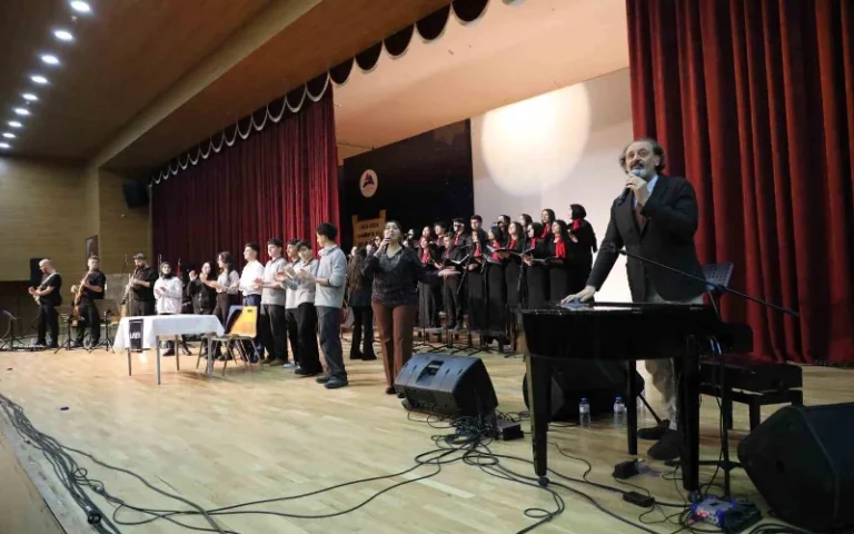 Ağrı’da "kim var?" sanat etkinliği