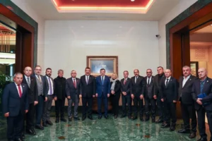 Türkyed heyetinden, cumhurbaşkanı yardımcısı cevdet yılmaz’a ziyaret