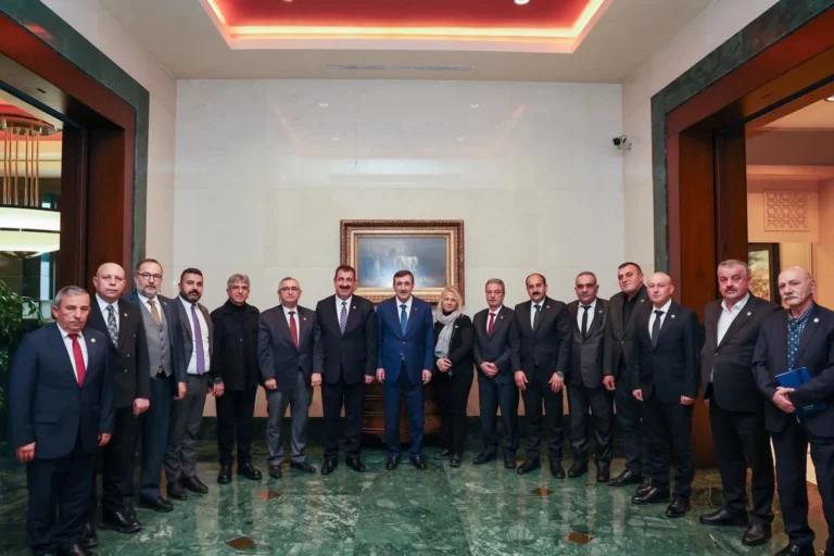 Türkyed heyetinden, cumhurbaşkanı yardımcısı cevdet yılmaz’a ziyaret