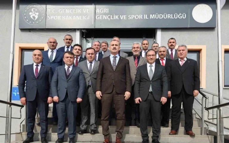 Vali bozkurt, gençlik ve spor yatırımlarını yerinde inceledi